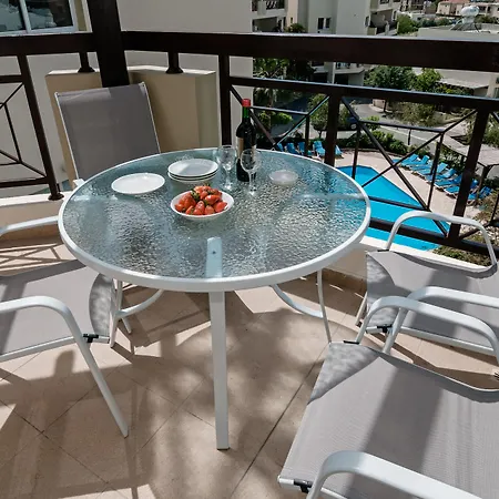 Artemis Cynthia Complex