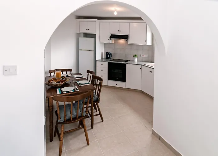 Artemis Cynthia Complex Πάφος