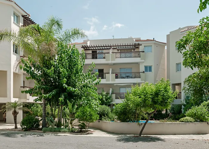 Artemis Cynthia Complex