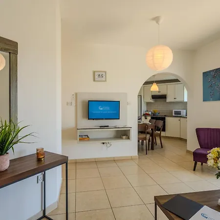 Artemis Cynthia Complex Apartment *