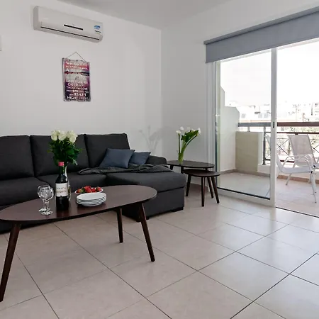 Artemis Cynthia Complex