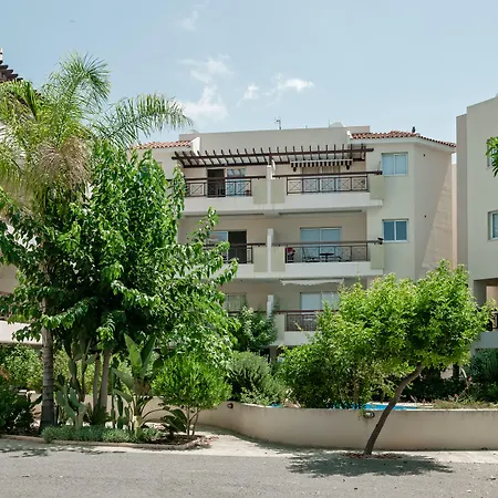 Artemis Cynthia Complex