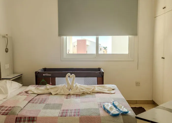 Artemis Cynthia Complex