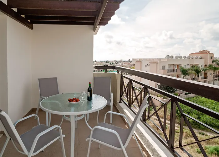 Artemis Cynthia Complex *