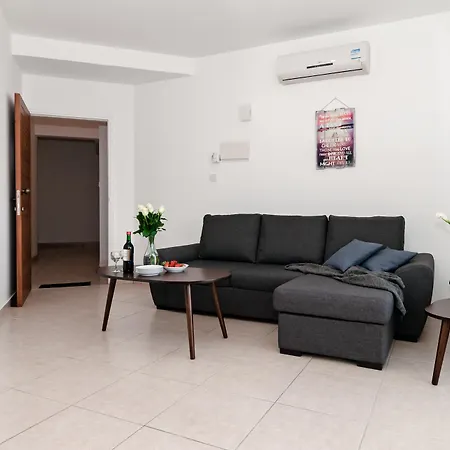 Artemis Cynthia Complex Daire Pafos