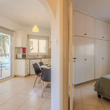 Artemis Cynthia Complex Daire *