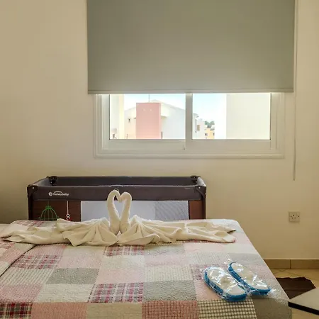 Artemis Cynthia Complex