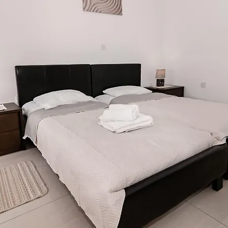 Artemis Cynthia Complex * 파포스