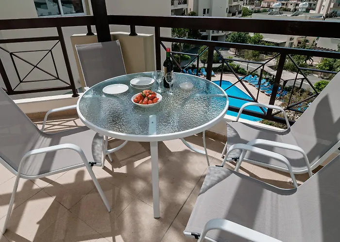 Artemis Cynthia Complex