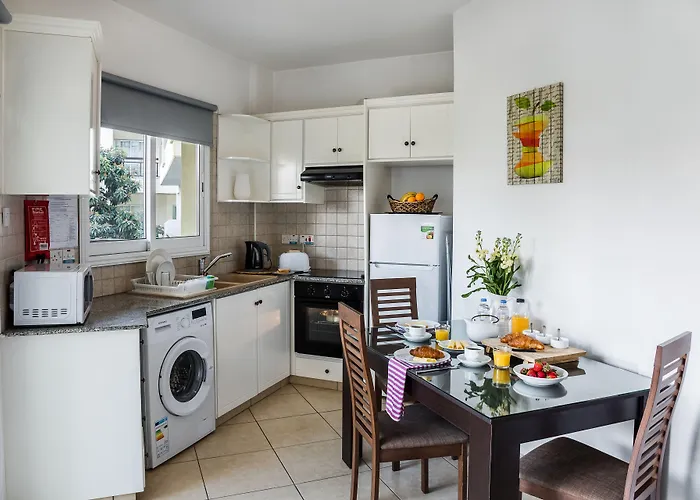 Artemis Cynthia Complex